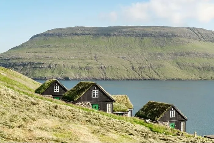 Framed Print : Picturesque view of tradicional faroese grass-covered houses Framed Print : Picturesque view of tradicional faroese grass-covered houses