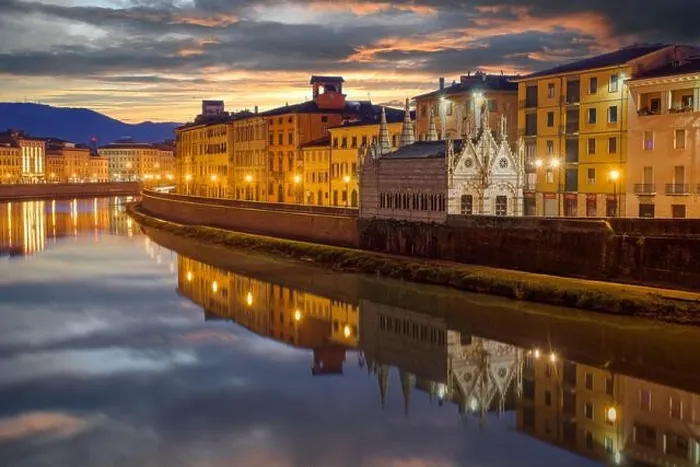 Framed Print : Pisa, Italy skyline on the Arno River with Chiesa di Santa Maria della Spina at dusk
