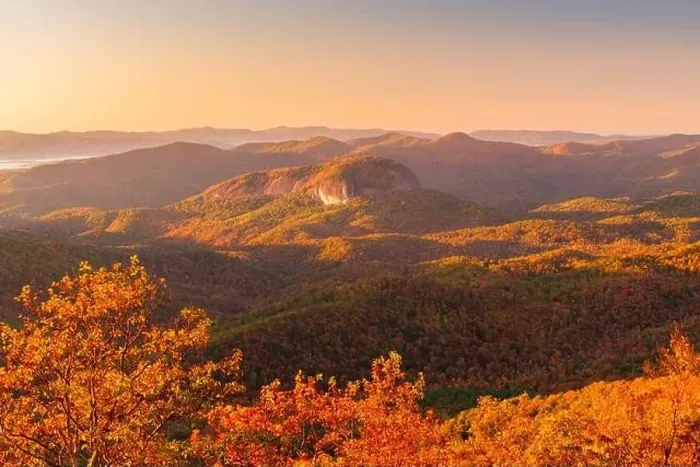 Framed Print : Pisgah National Forest, North Carolina, USA at Looking Glass Rock during autumn season in the morning Framed Print : Pisgah National Forest, North Carolina, USA at Looking Glass Rock during autumn season in the morning