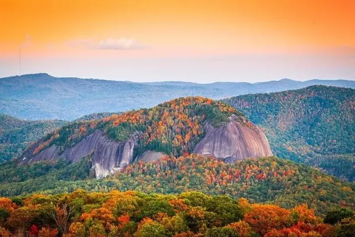 Framed Print : Pisgah National Forest, North Carolina, USA at Looking Glass Rock during autumn season in the morning Framed Print : Pisgah National Forest, North Carolina, USA at Looking Glass Rock during autumn season in the morning