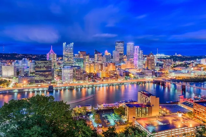 Framed Print : Pittsburgh, pennsylvania, USA downtown skyline from Mt. Washington Framed Print : Pittsburgh, pennsylvania, USA downtown skyline from Mt. Washington