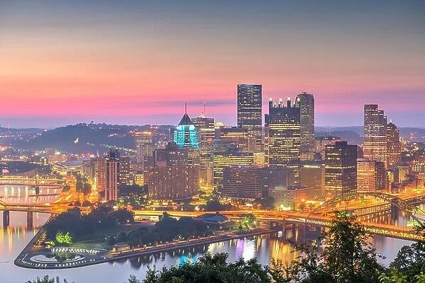 Pittsburgh, Pennsylvania, USA skyline on the river