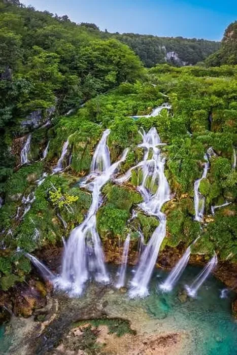 Framed Print : Plitvice, Croatia - Aerial view of the beautiful waterfalls of Plitvice Lakes (Plitvička jezera) Framed Print : Plitvice, Croatia - Aerial view of the beautiful waterfalls of Plitvice Lakes (Plitvička jezera)