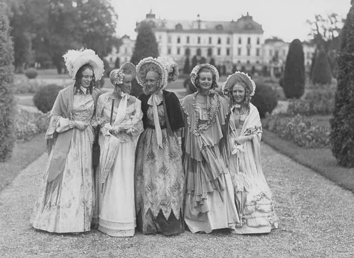 Framed Print : Poke bonnets. A group of five young women in the park of Drottning holm castle Framed Print : Poke bonnets. A group of five young women in the park of Drottning holm castle