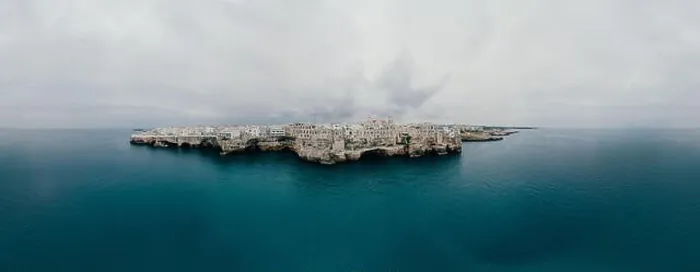 Framed Print : Polignano a Mare Apulia City Sea Coastline and white houses in Italy Drone 360 vr Framed Print : Polignano a Mare Apulia City Sea Coastline and white houses in Italy Drone 360 vr