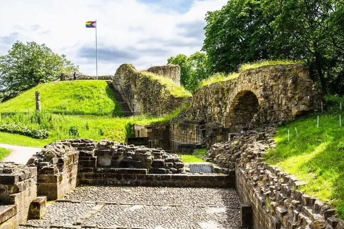 Framed Print : Pontefract Castle, Pontefract, West Yorkshire, England Framed Print : Pontefract Castle, Pontefract, West Yorkshire, England
