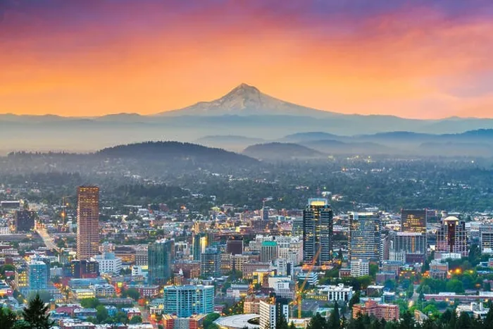Framed Print : Portland, Oregon, USA downtown skyline with Mt. Hood at dawn Framed Print : Portland, Oregon, USA downtown skyline with Mt. Hood at dawn