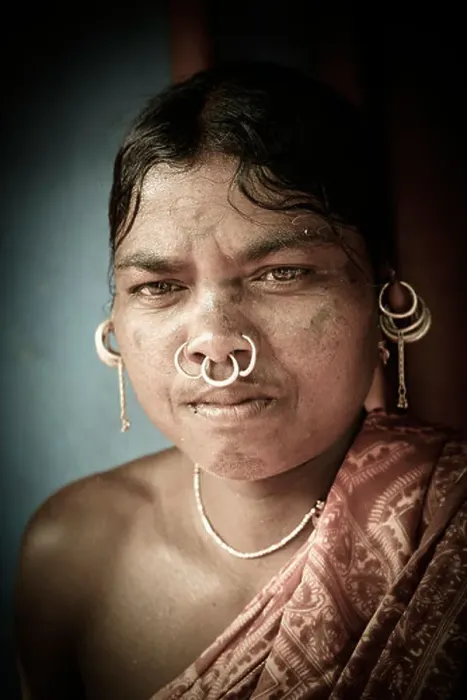 Framed Print : Portrait of a Baroja tribeswoman at the remote village of Janiguba near Jeypore in Orissa, Eastern India Framed Print : Portrait of a Baroja tribeswoman at the remote village of Janiguba near Jeypore in Orissa, Eastern India