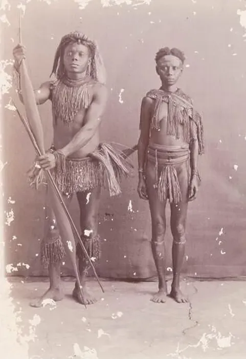 Framed Print : Portrait of a man and woman from the Great Andamanese people Framed Print : Portrait of a man and woman from the Great Andamanese people