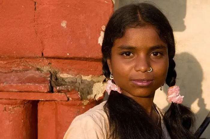 Framed Print : Portrait of shy girl, Kali Temple, Kolkata, India Framed Print : Portrait of shy girl, Kali Temple, Kolkata, India