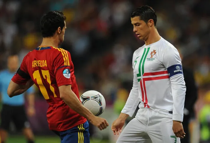 Framed Print : Portugal's Cristiano Ronaldo (L) Framed Print : Portugal's Cristiano Ronaldo (L)