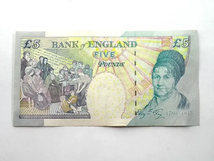 Framed Print : Five Pound Note with Elizabeth Fry 1780-1845 Framed Print : Five Pound Note with Elizabeth Fry 1780-1845