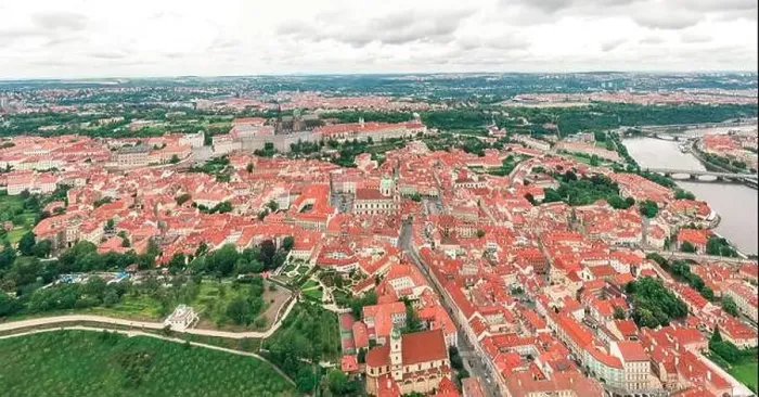 Framed Print : Prague Old Town with St Framed Print : Prague Old Town with St
