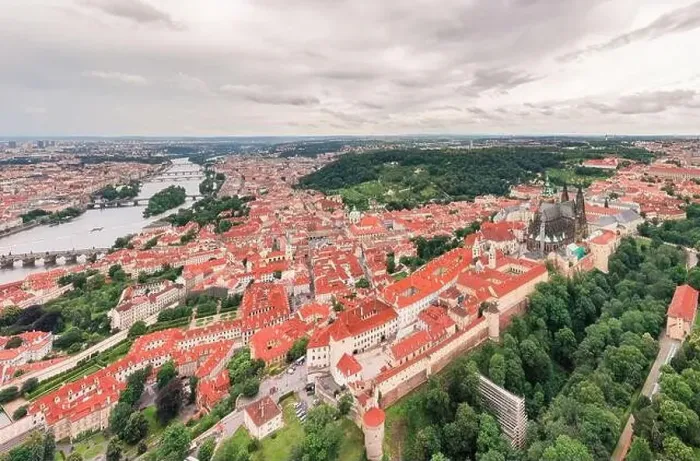 Framed Print : Prague Old Town with St Framed Print : Prague Old Town with St