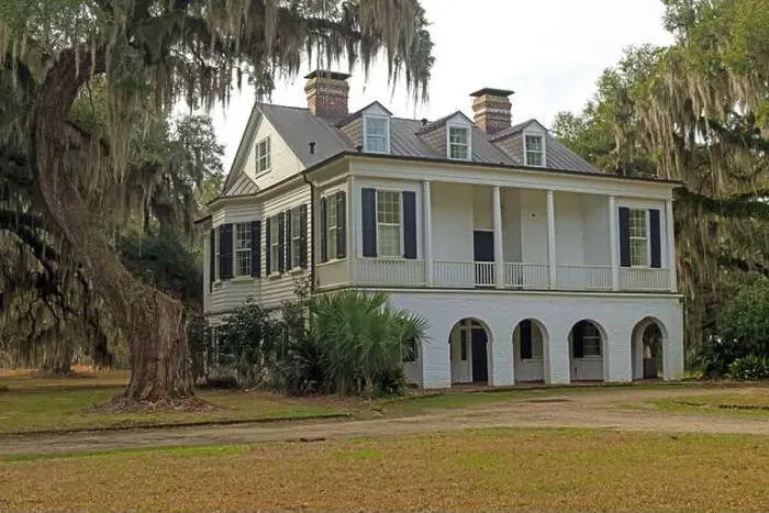 Framed Print : Preserved Antebellum Plantation House in the Ernest F.Hollings ACE Basin National Wildlife Refuge in South Carolina Framed Print : Preserved Antebellum Plantation House in the Ernest F.Hollings ACE Basin National Wildlife Refuge in South Carolina