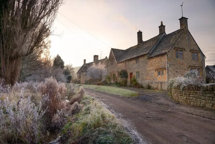 Framed Print : Pretty stone house in the small village of Aston Subedge near Chipping Campden, Gloucestershire, England Framed Print : Pretty stone house in the small village of Aston Subedge near Chipping Campden, Gloucestershire, England