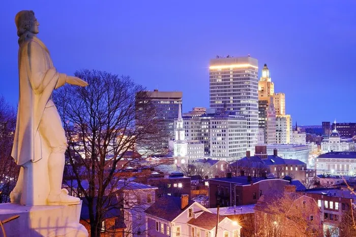 Framed Print : Providence Rhode Island skyline with Roger Williams monument Framed Print : Providence Rhode Island skyline with Roger Williams monument