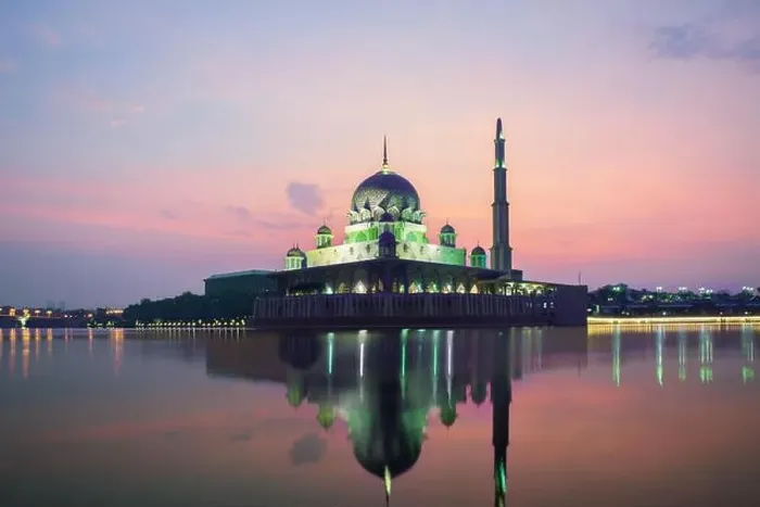 Framed Print : Putrajaya mosque between sunsire in Kuala Lumpur, Malaysia. Pink mosque in Kuala Lumpur, Malaysia. Asia Framed Print : Putrajaya mosque between sunsire in Kuala Lumpur, Malaysia. Pink mosque in Kuala Lumpur, Malaysia. Asia