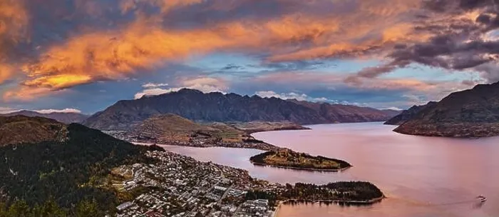 Framed Print : Queenstown cityscape with Wakatipu lake and Remarkables Mountains at sunset, New Zealand Framed Print : Queenstown cityscape with Wakatipu lake and Remarkables Mountains at sunset, New Zealand