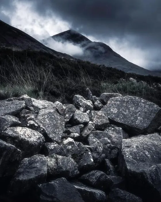 Framed Print : Raw landscape scenery on the Isle of Skye Framed Print : Raw landscape scenery on the Isle of Skye