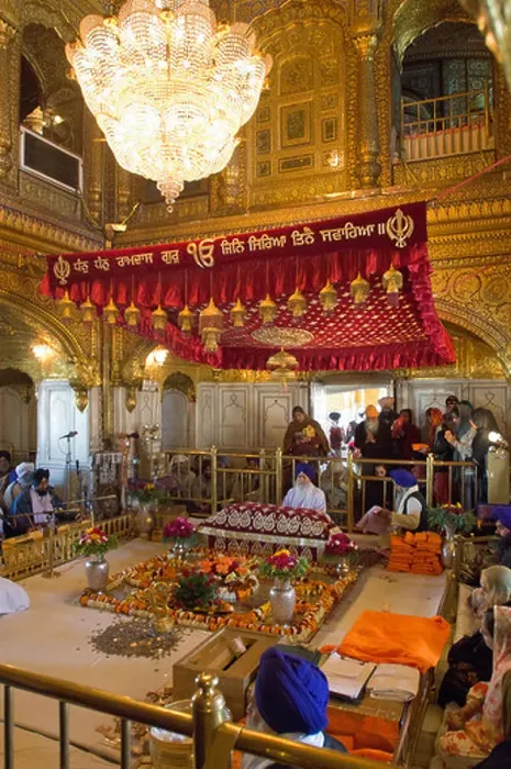 Framed Print : Reading the Granth Sahib inside the Hari Mandir (Divine Temple), Golden Temple of Amritsar, Punjab, India Framed Print : Reading the Granth Sahib inside the Hari Mandir (Divine Temple), Golden Temple of Amritsar, Punjab, India