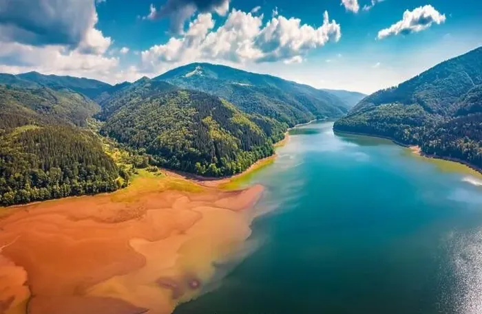 Framed Print : Red sand shore onTereblia-Ristke Reservoir Framed Print : Red sand shore onTereblia-Ristke Reservoir