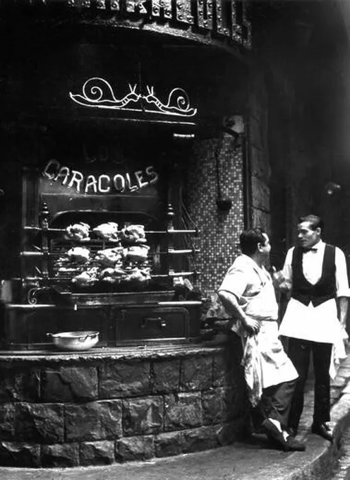 Framed Print : The Restaurant Los Caracoles in Barcelona, 1963 Framed Print : The Restaurant Los Caracoles in Barcelona, 1963