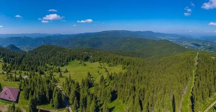 Framed Print : Rhodopes mountains surrounding Pamporovo village in Bulgaria during summer