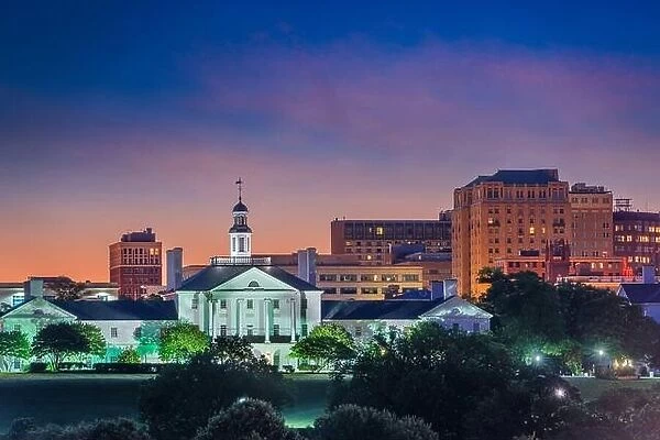 Richmond, Virginia, USA downtown cityscape and historic architecture at twilight