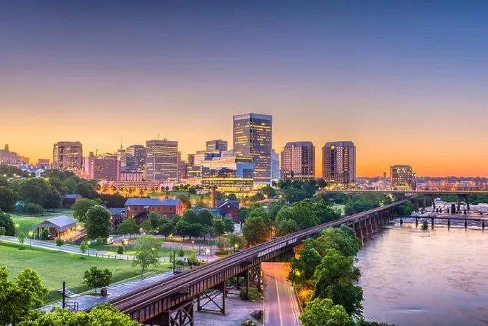 Framed Print : Richmond, Virginia, USA downtown skyline on the river at twilight Framed Print : Richmond, Virginia, USA downtown skyline on the river at twilight