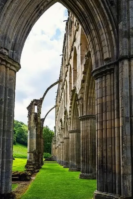 Framed Print : Rievaulx Abbey, North York Moors National Park, North Yorkshire, England Framed Print : Rievaulx Abbey, North York Moors National Park, North Yorkshire, England