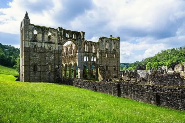 Framed Print : Rievaulx Abbey, North York Moors National Park, North Yorkshire, England Framed Print : Rievaulx Abbey, North York Moors National Park, North Yorkshire, England