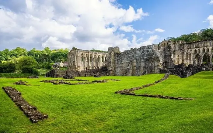 Framed Print : Rievaulx Abbey, North York Moors National Park, North Yorkshire, England Framed Print : Rievaulx Abbey, North York Moors National Park, North Yorkshire, England