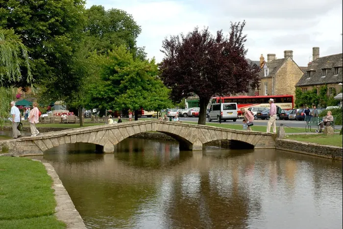 Framed Print : The River Windrush, Burton on the Water in the Cotswolds Gloucestershire Framed Print : The River Windrush, Burton on the Water in the Cotswolds Gloucestershire