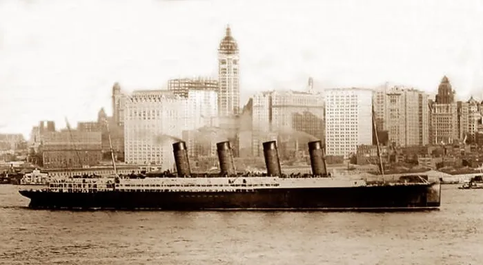 Framed Print : RMS Lusitania in New York in 1907 Framed Print : RMS Lusitania in New York in 1907
