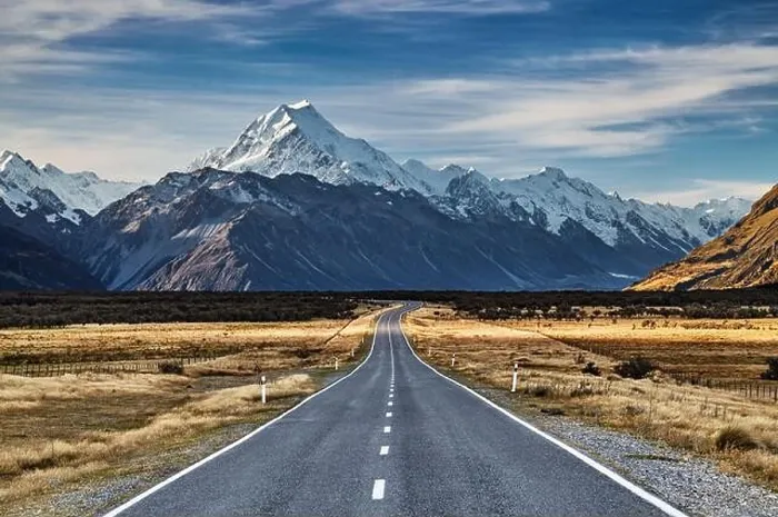 Framed Print : Road to the Mount Cook the highest pick of New Zealand, South Island Framed Print : Road to the Mount Cook the highest pick of New Zealand, South Island