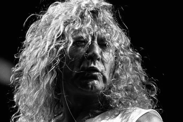 Framed Print : Robert Plant live at Glastonbury 1993 Framed Print : Robert Plant live at Glastonbury 1993
