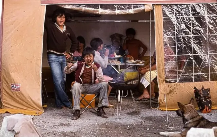 Framed Print : Roma family lunch in their camp during the pilgrimage to Saintes Maries de la Mer, France 1978 Framed Print : Roma family lunch in their camp during the pilgrimage to Saintes Maries de la Mer, France 1978