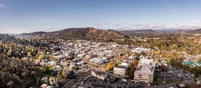 Framed Print : Roseburg Oregon, USA. City in Southern Oregon, aerial panorama Framed Print : Roseburg Oregon, USA. City in Southern Oregon, aerial panorama