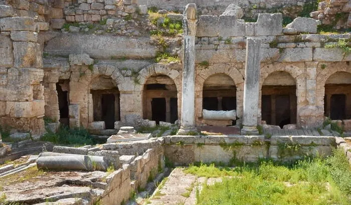 Framed Print : Ruins of the ancient city of Corinth, Greece Framed Print : Ruins of the ancient city of Corinth, Greece