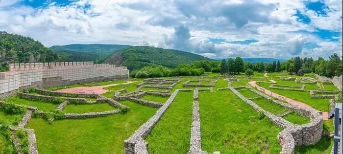 Framed Print : Ruins of Krakra fortress in Bulgarian town Pernik