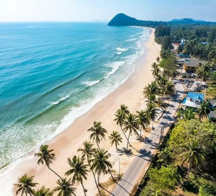 Framed Print : Running Bull Beach or Hat Thung Wua Laen in Chumphon, Thailand