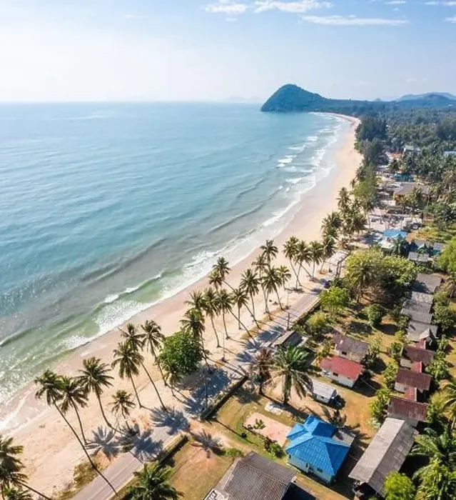 Framed Print : Running Bull Beach or Hat Thung Wua Laen in Chumphon, Thailand