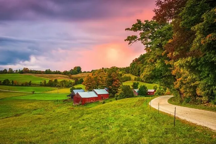Framed Print : Rural autumn Jenne Farm in Vermont, USA Framed Print : Rural autumn Jenne Farm in Vermont, USA