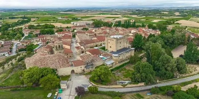 Framed Print : Sajazarra belonging to La Rioja, panoramic view north gate, named beautiful town of Spain Framed Print : Sajazarra belonging to La Rioja, panoramic view north gate, named beautiful town of Spain