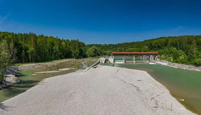 Framed Print : A sandbank in front of the isar river and a weir Framed Print : A sandbank in front of the isar river and a weir