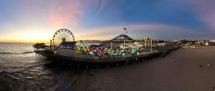 Framed Print : The Santa Monica Beach Pier in California Framed Print : The Santa Monica Beach Pier in California