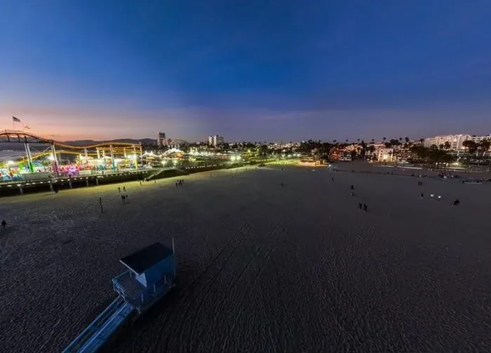 Framed Print : The Santa Monica Beach Pier in California Framed Print : The Santa Monica Beach Pier in California