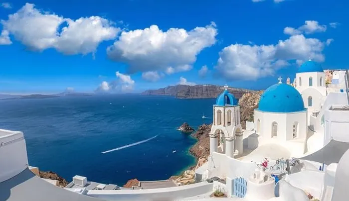 Framed Print : Santorini island, Greece. Incredibly panoramic romantic summer landscape on Santorini. Oia village in the morning light. Amazing view with white house