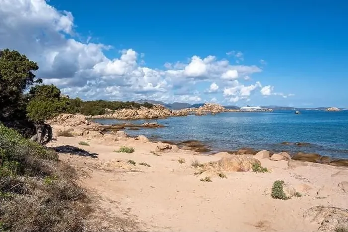 Framed Print : Sardinien Landschaft und Meer Framed Print : Sardinien Landschaft und Meer